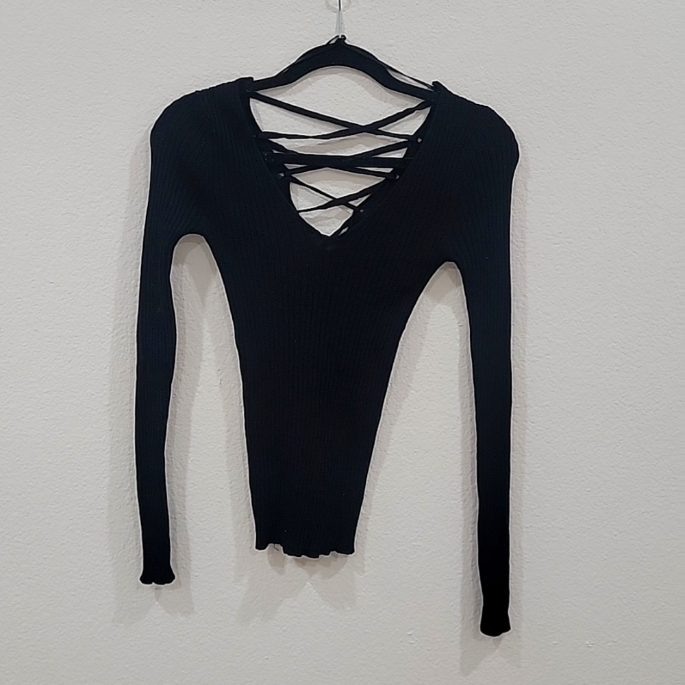 Medium black long sleeves sweater.